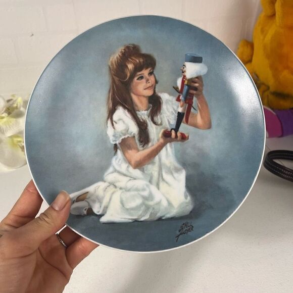 Viletta USA Clara and Nutcracker Plate 1978 and Figurine 1979 - Picture 10 of 14